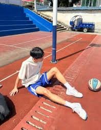 每体：梅西23年1月联系哈维说想回巴萨，4月被告知西甲不批准