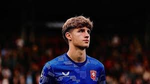 百家乐新手别被一把牌带走（百家乐新手别让一手牌左右你的判断）